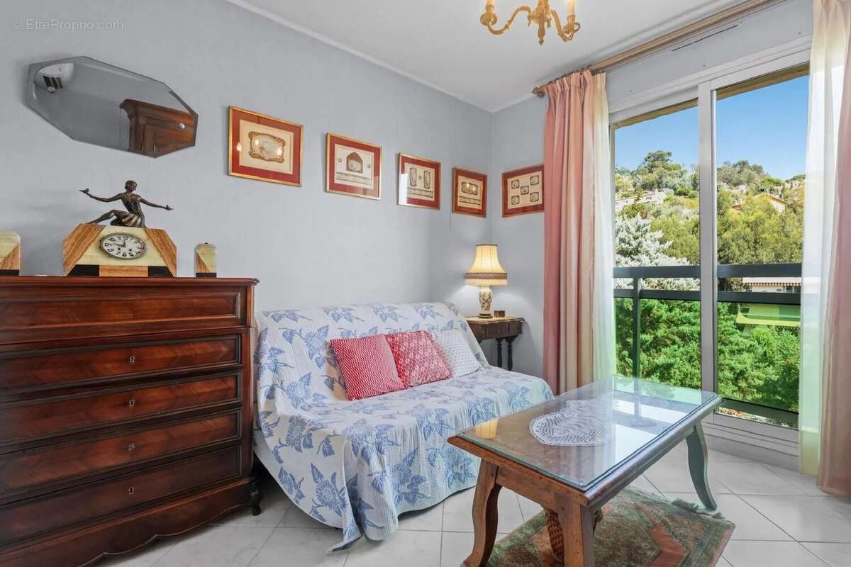 Appartement à MANDELIEU-LA-NAPOULE