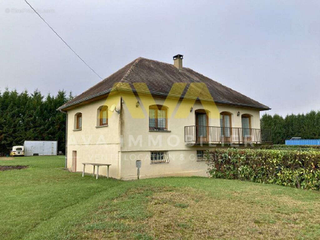 Maison à OZENX-MONTESTRUCQ