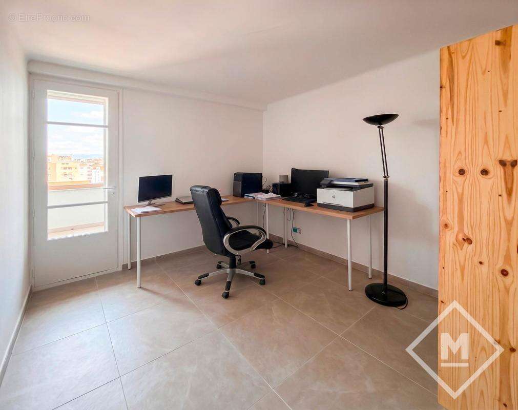 Appartement à MARSEILLE-5E