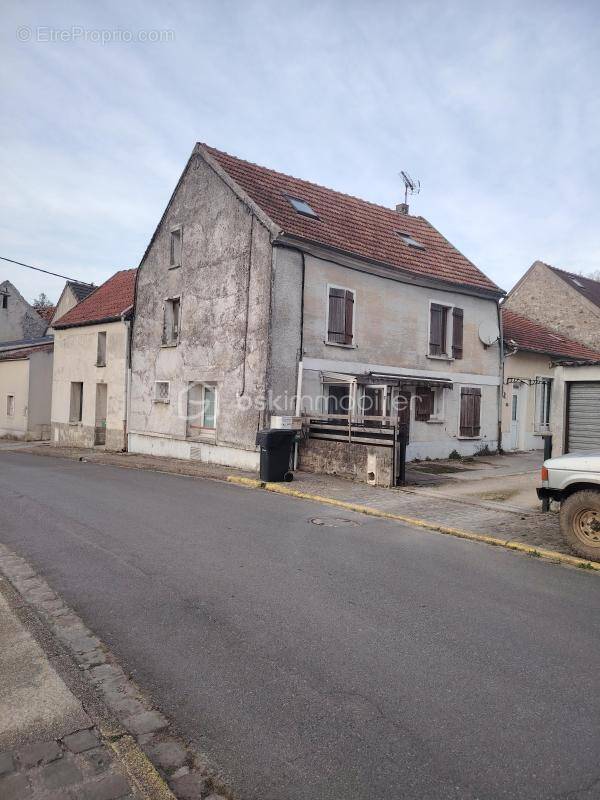 Maison à COULOMBS-EN-VALOIS