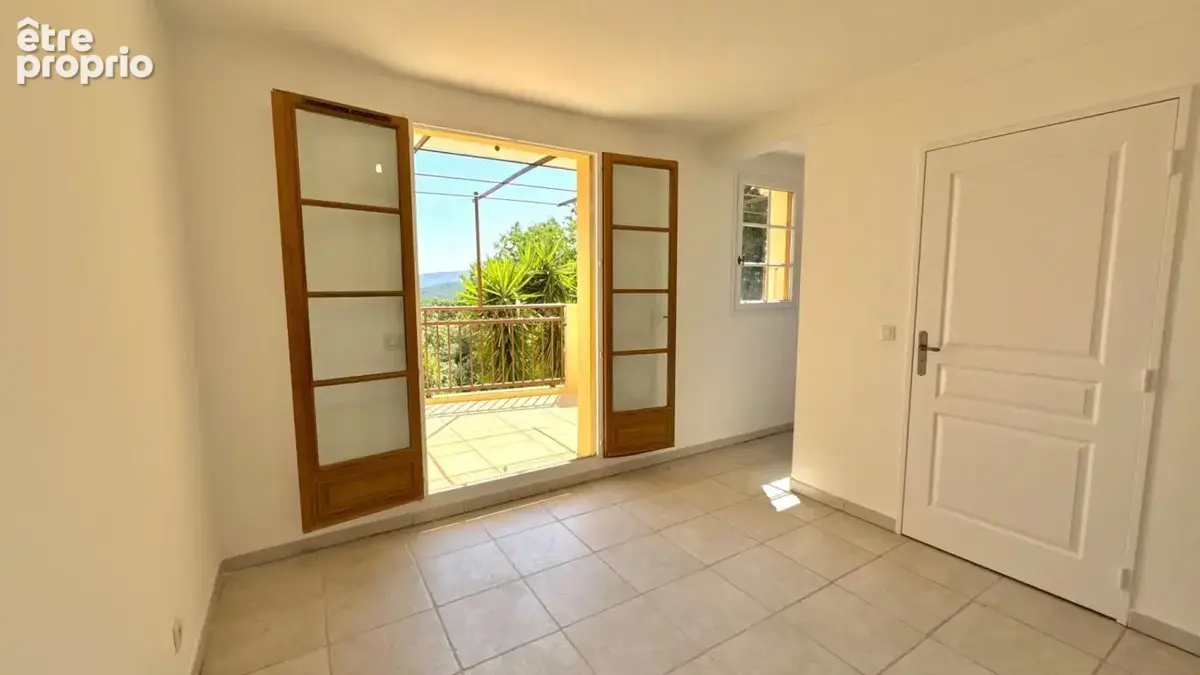 Grimaud - Appartement en duplex avec vue sur la plaine - photo 13