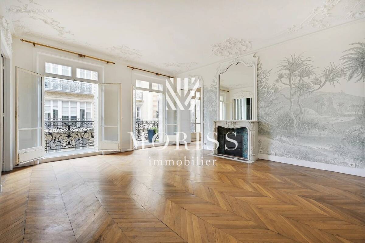 Appartement à PARIS-16E