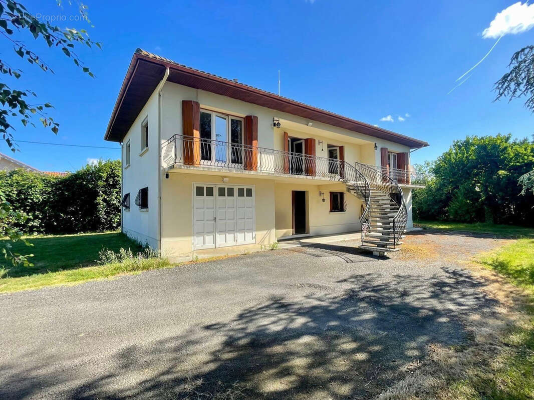 Maison à VIC-EN-BIGORRE
