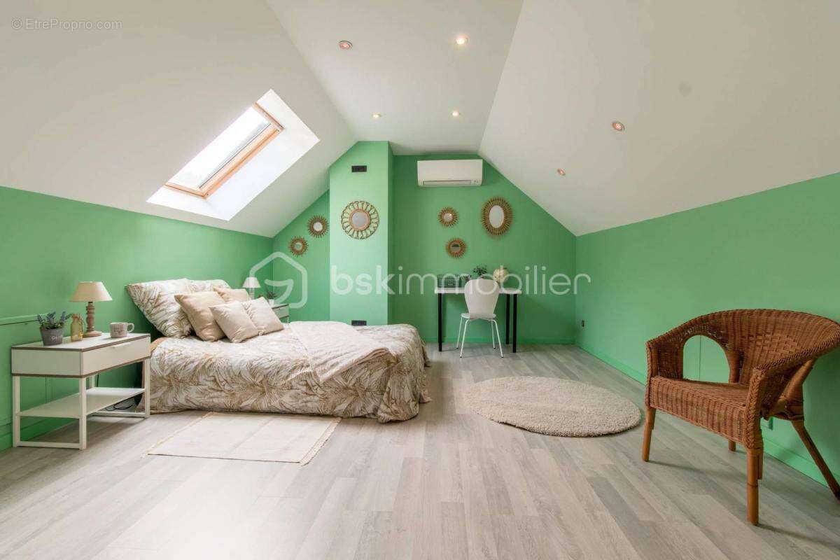Grande maison familiale 205m2 avec 5 chambres – 2000m2 de terrain - photo 14