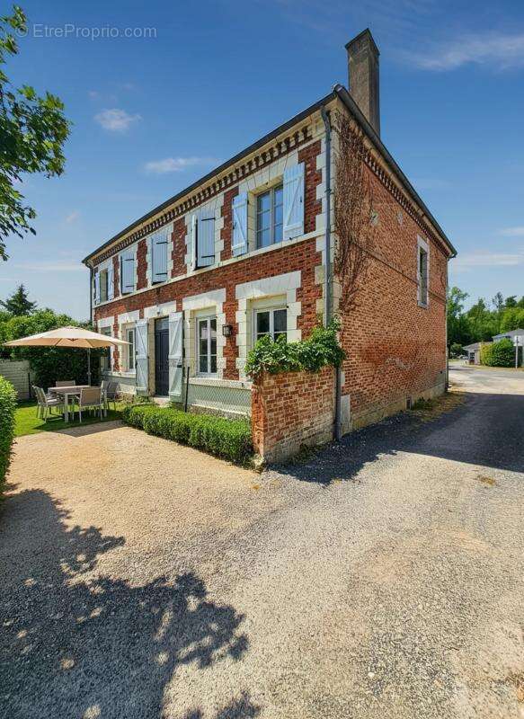 Maison à ECURY-SUR-COOLE