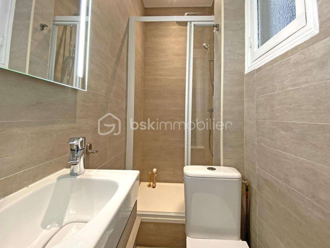 Appartement à PARIS-17E
