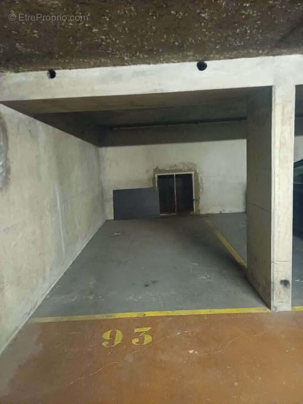 Parking à ISSY-LES-MOULINEAUX