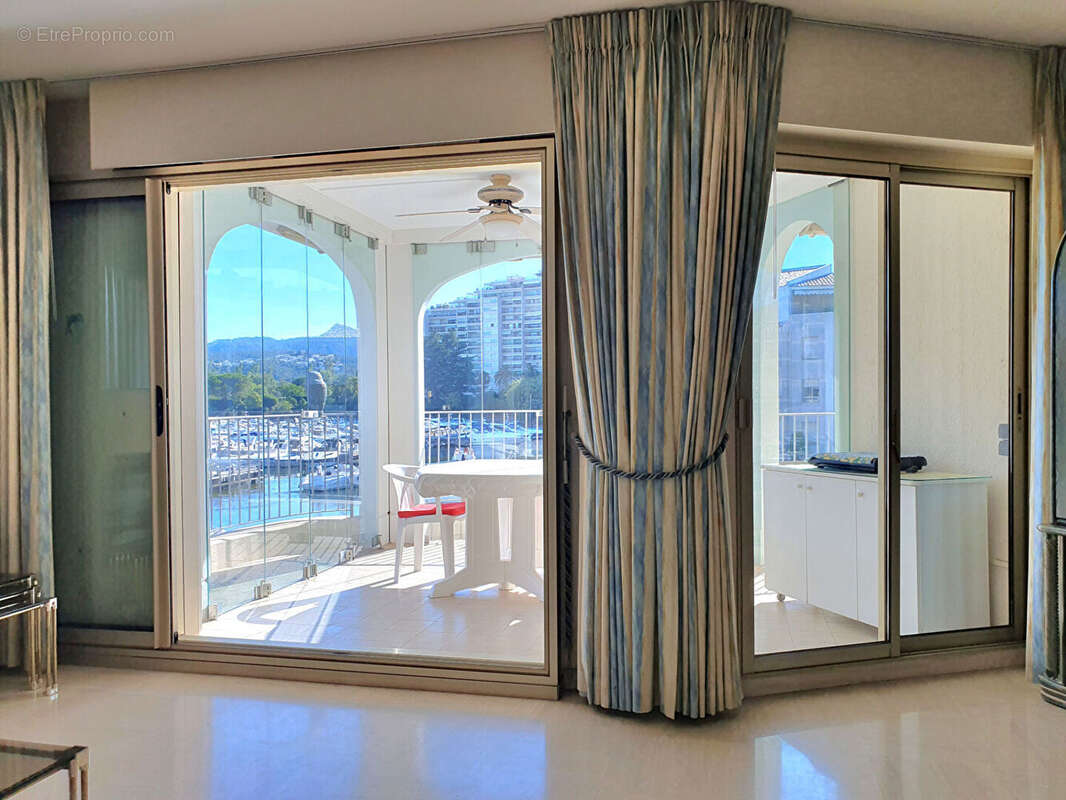 Appartement à MANDELIEU-LA-NAPOULE