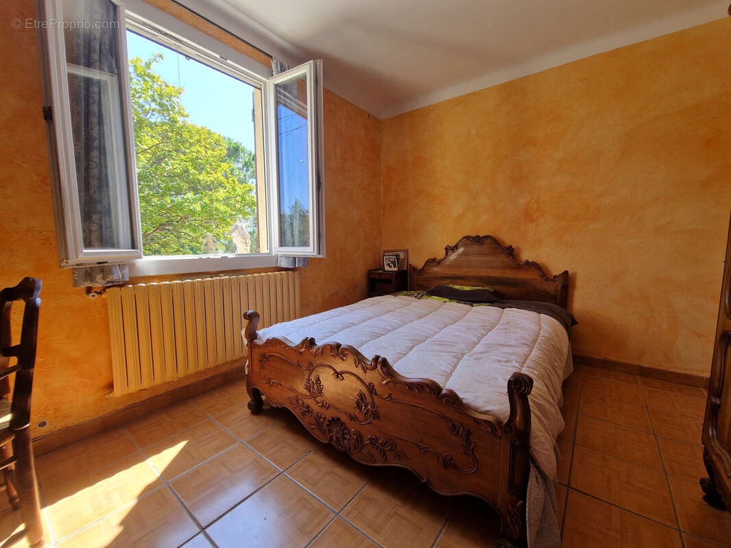 Maison à CHATEAUNEUF-DE-GADAGNE
