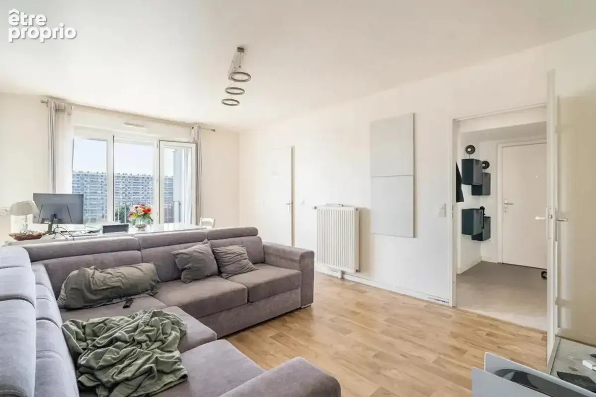 Appartement à LA COURNEUVE
