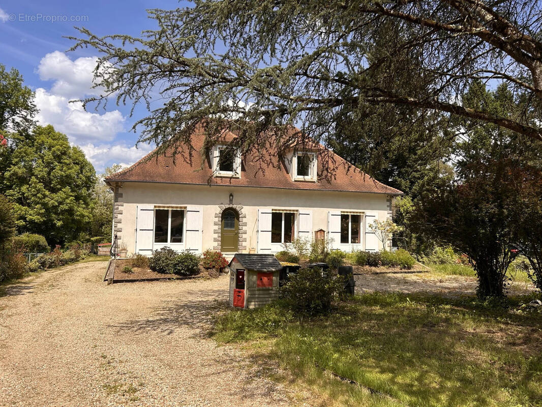 Maison à THENAY