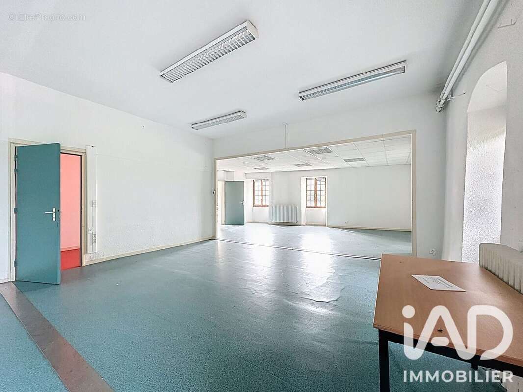 Appartement 1662 m² à Saint-Alban-Sur-Limagnole  - photo 8