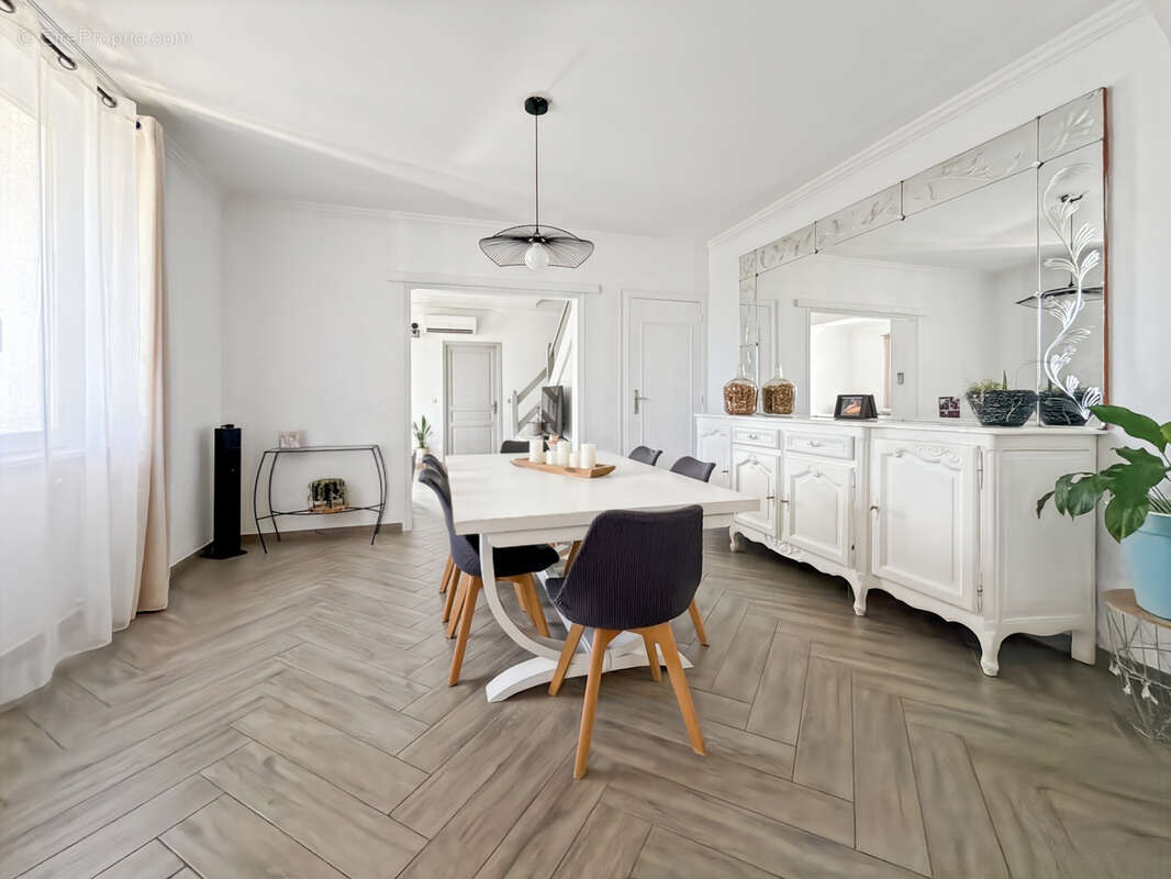 Charmante maison familiale de 100 m2 avec dépendance et grand jardin   Ambérieux-d’Azergues (69480) limite Ans - photo 4