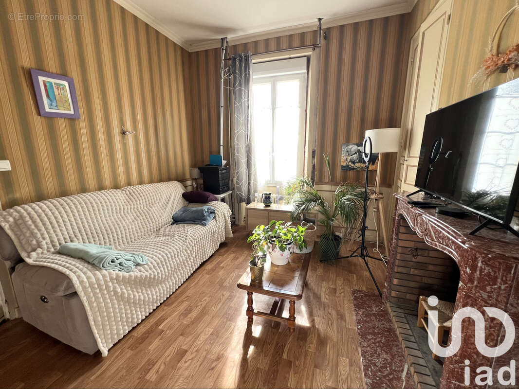 Photo 8 - Maison à MONTSURS