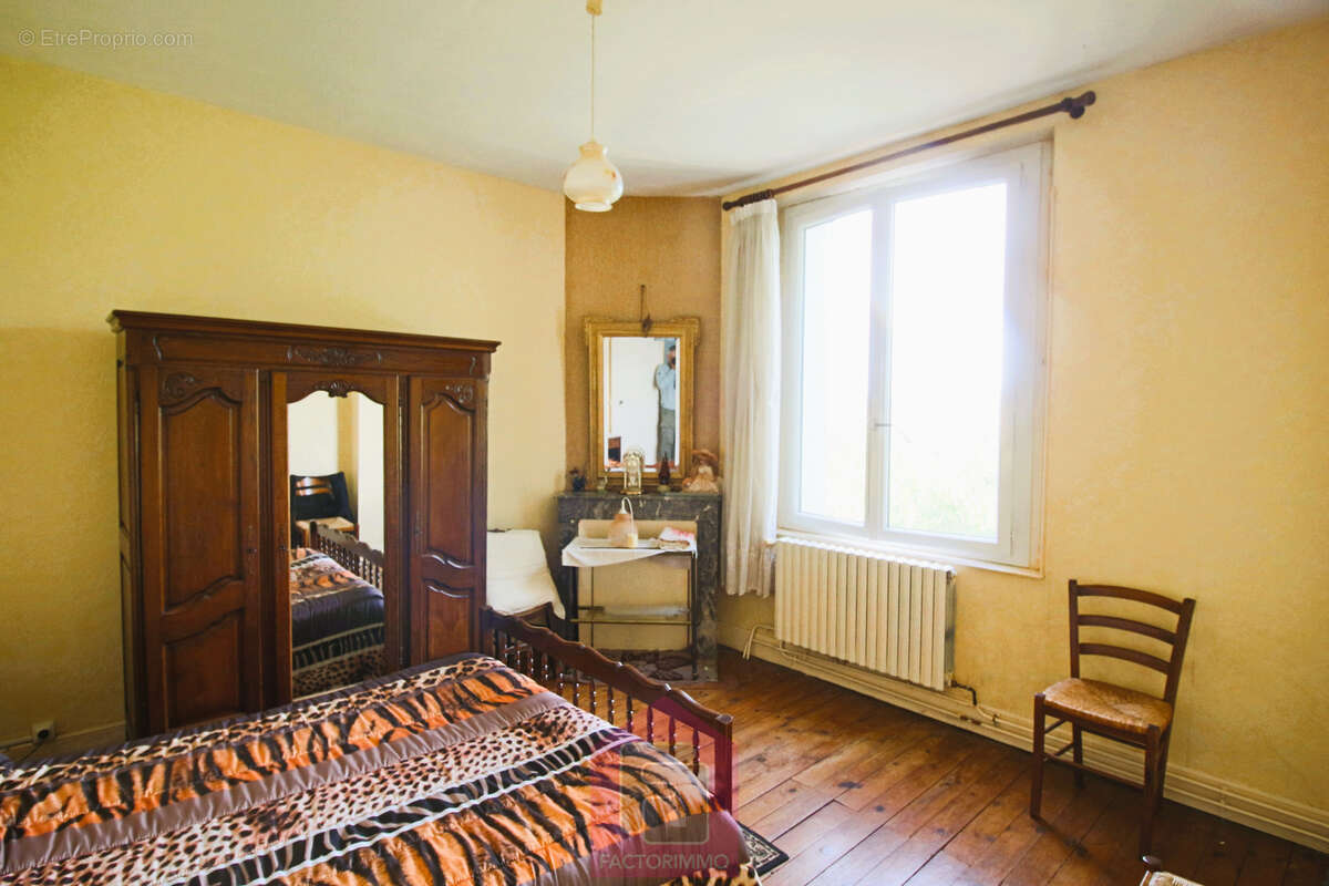 Maison à PUY-L'EVEQUE