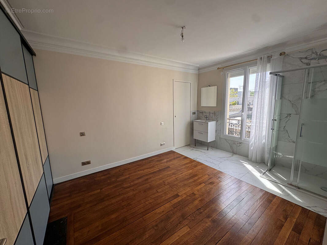 Appartement à PARIS-19E