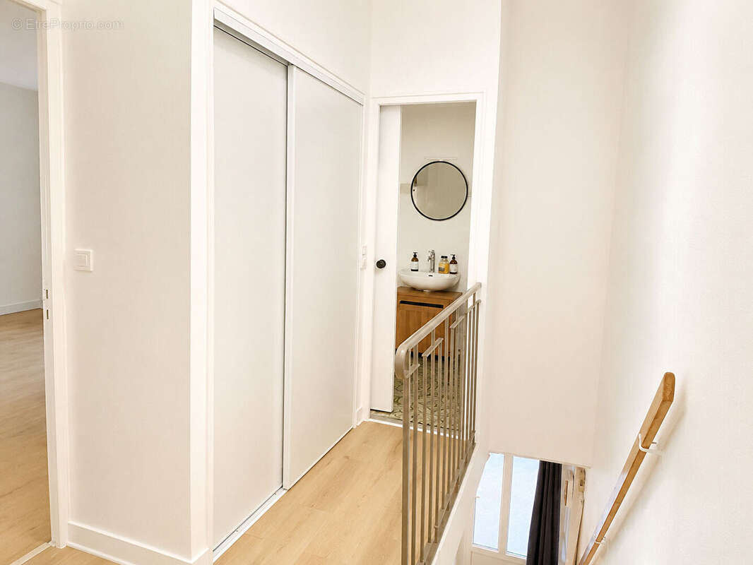 Maison 105 m² - 2 chambres et garage à Cramans - photo 6