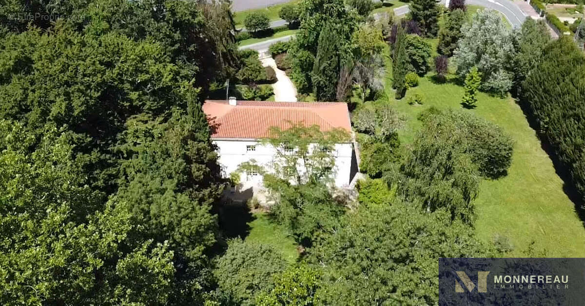 Maison à JONZAC