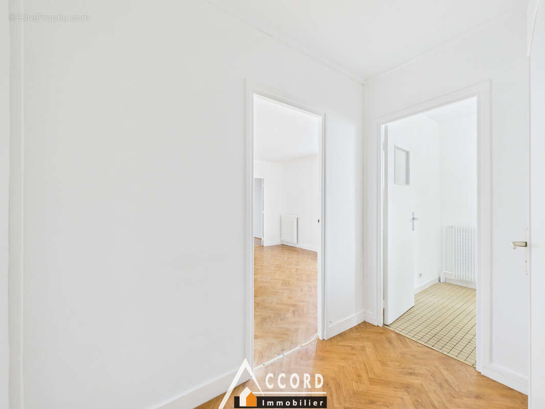 Appartement à SARTROUVILLE