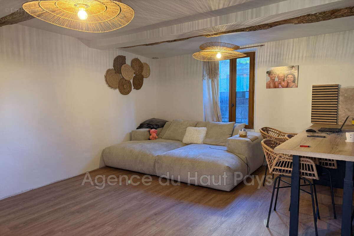 Maison 80 m² à Saint-Cezaire-Sur-Siagne  - photo 5