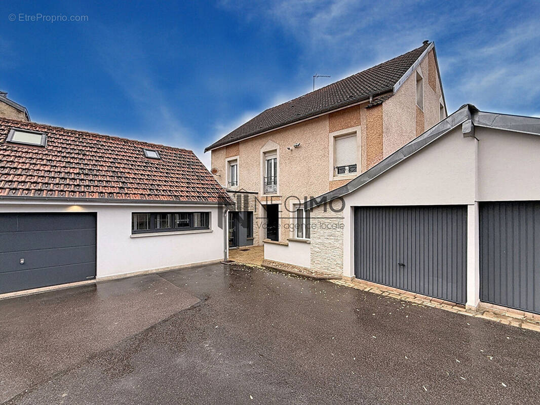 Appartement à NEUFCHATEAU