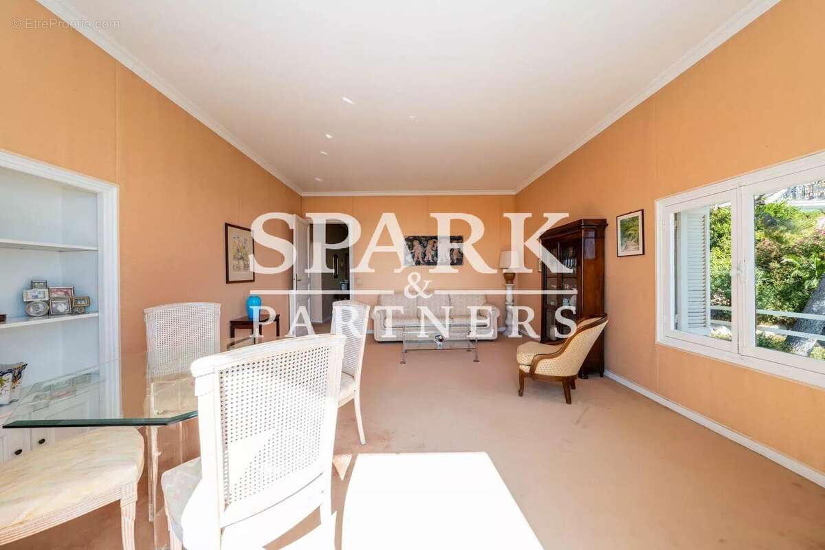 Appartement à BEAULIEU-SUR-MER