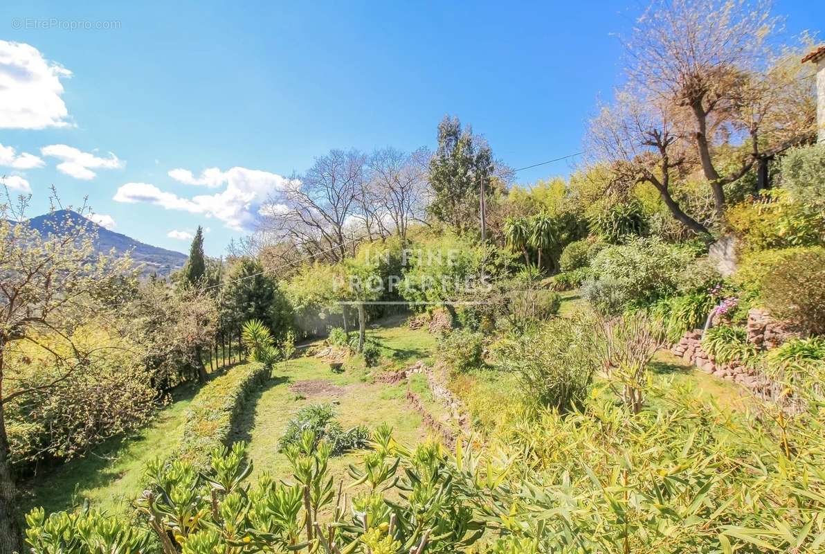 Maison à LES ADRETS-DE-L&#039;ESTEREL