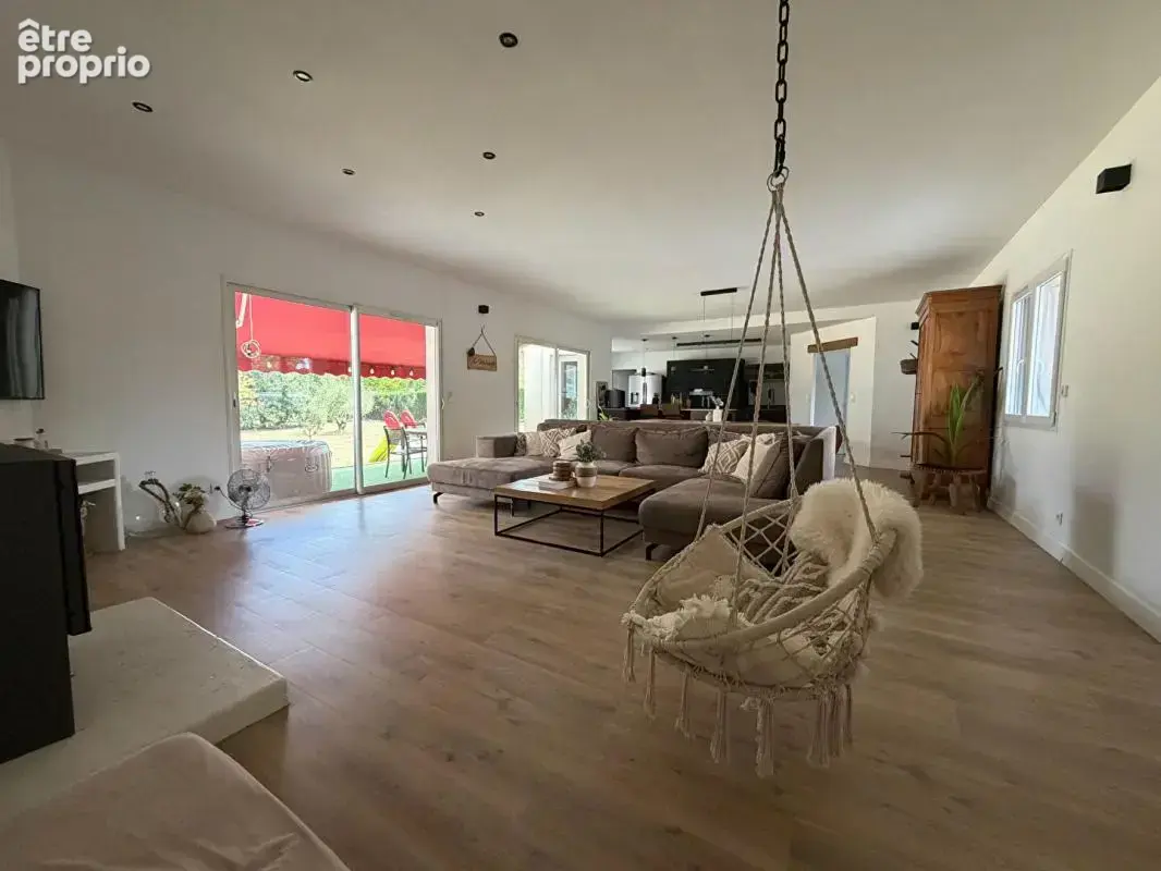 Maison proche Duras 6 pièces 5 chambres de 170 m2 sur grand jardin - photo 3