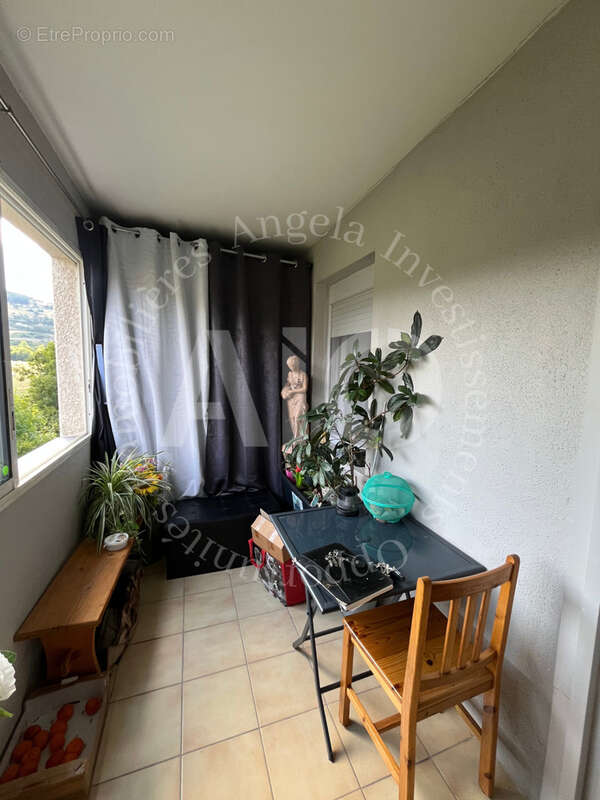 Appartement T3 au 2eme étage avec balcon - Pontcharra  (69490 Vindry-sur-Turdine) - photo 3