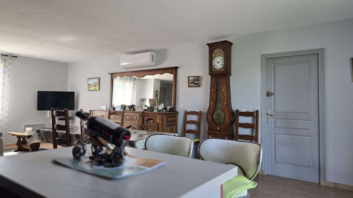 Maison 85 m² à Gemozac  - photo 8