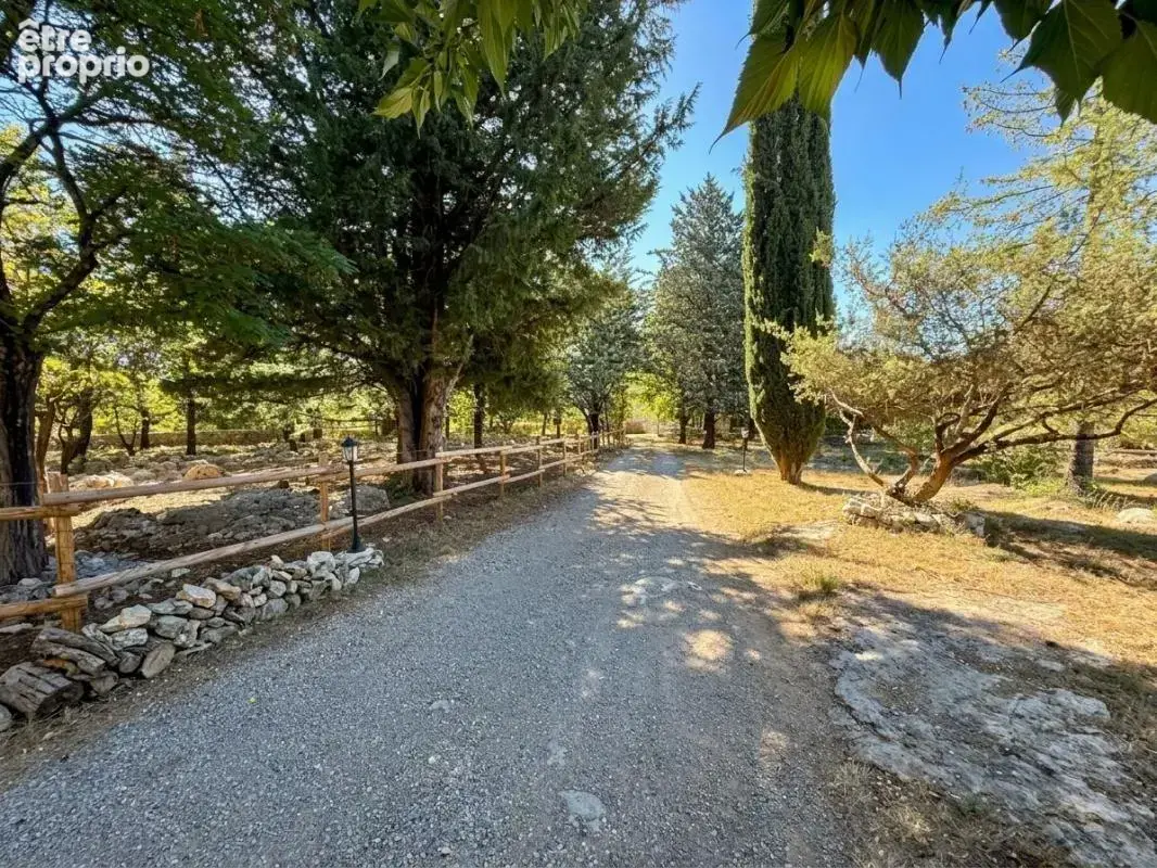 Mas en pierres LES VANS - terrain 1,8ha - photo 4