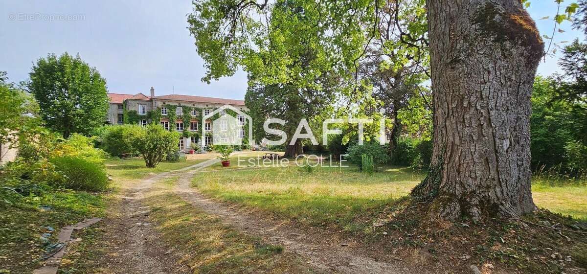 Maison 430 m² à Mirecourt  - photo 5