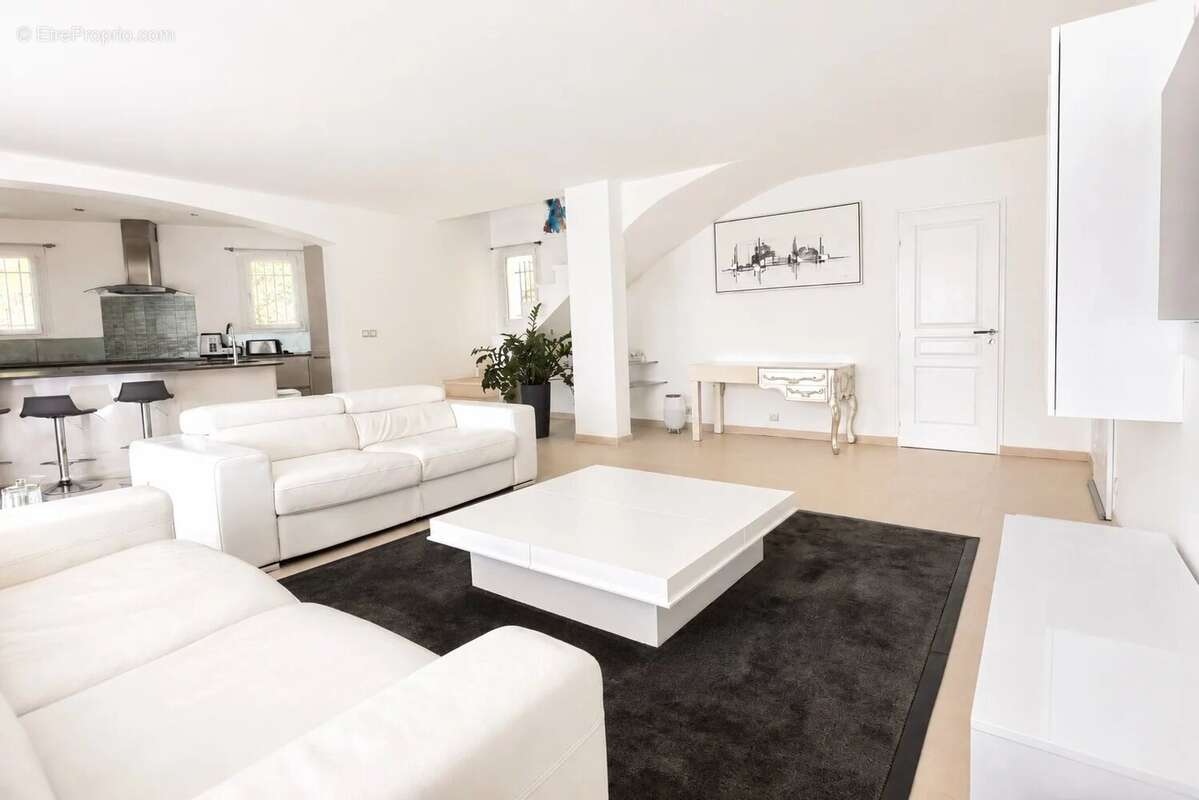 Coup de coeur - villa individuelle avec piscine et dépendance – pégomas - photo 11