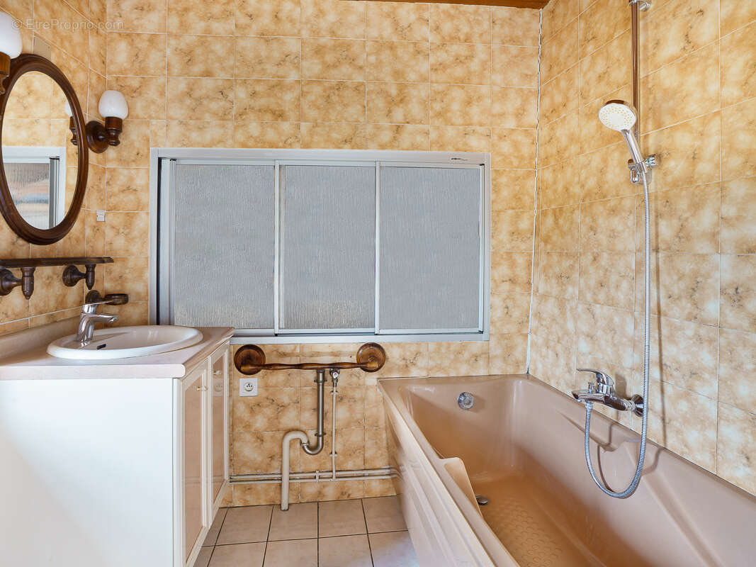 Maison de campagne Joncy 4 pièces 86 m2 + dépendances - photo 7