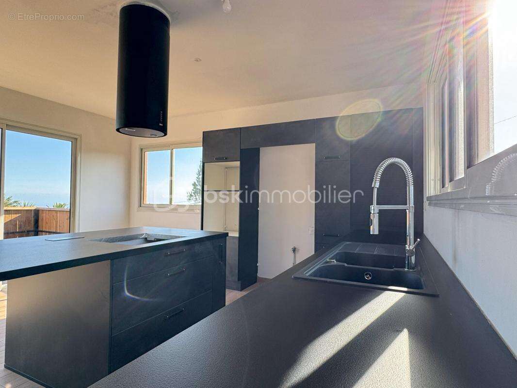 Maison à LES AVIRONS