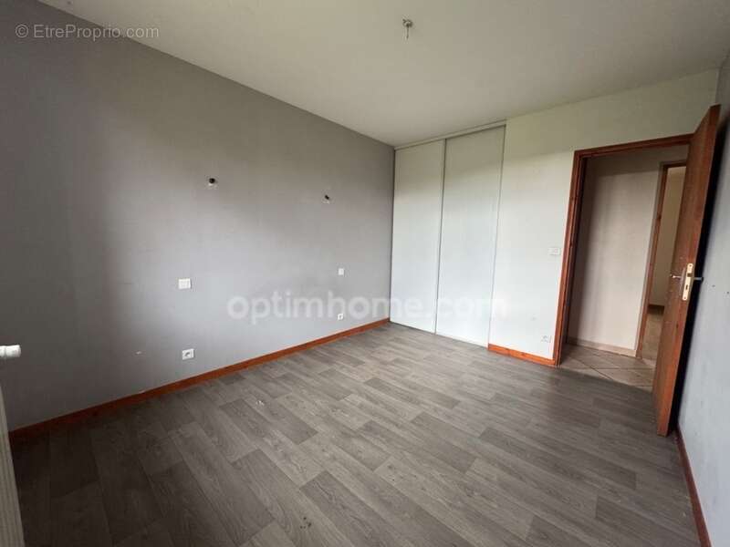 Maison à SAINT-SULPICE-LES-FEUILLES