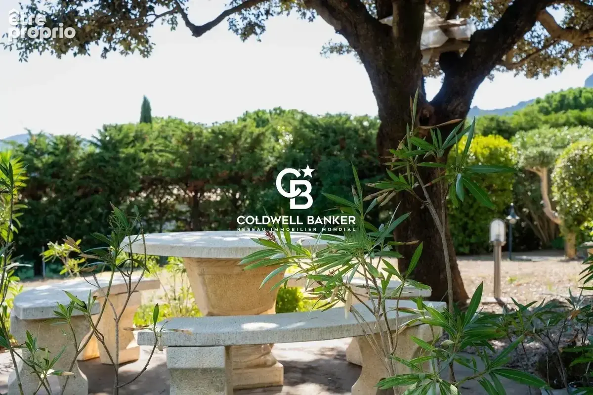 Roquebrune-sur-argens  villa de plain-pied avec piscine à débordement - photo 19