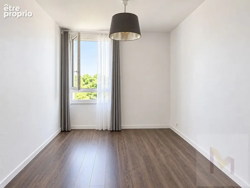 3 pièces avec balcon - commerces & rer a à deux pas ! - photo 4