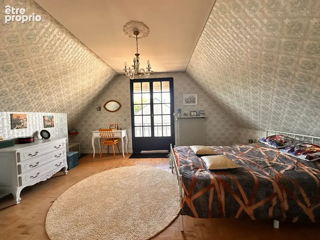 AUBIGNY-SUR-NÈRE  Maison familiale 135 m²  4 chambres Véranda  Sous-sol complet - photo 17
