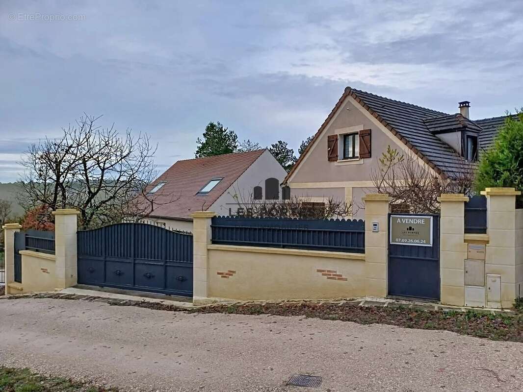 Maison à MALESHERBES