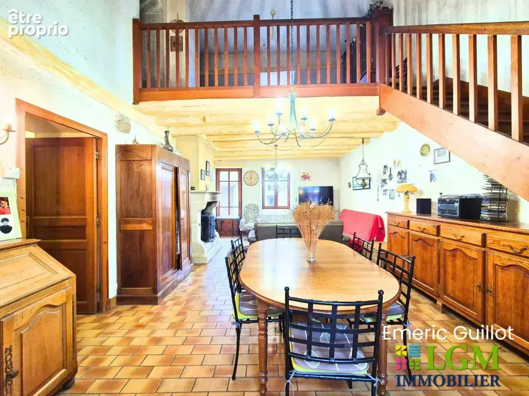 Deux maisons 172 m² habitables - Garages - Atelier - Caves – Terrain clos de 690 m² – Villebarou (41000) - photo 3
