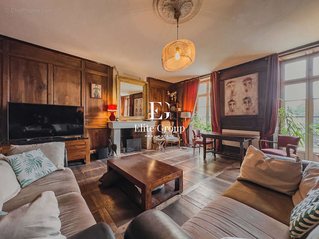 Maison à CHATEAUNEUF-SUR-CHARENTE