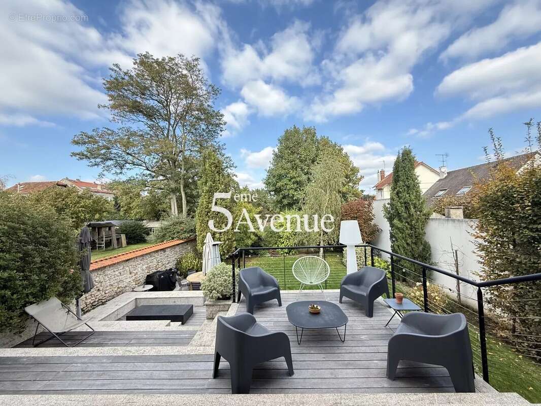 Maison à SAINT-MAUR-DES-FOSSES