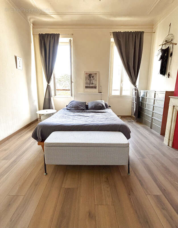Appartement à MARSEILLE-6E