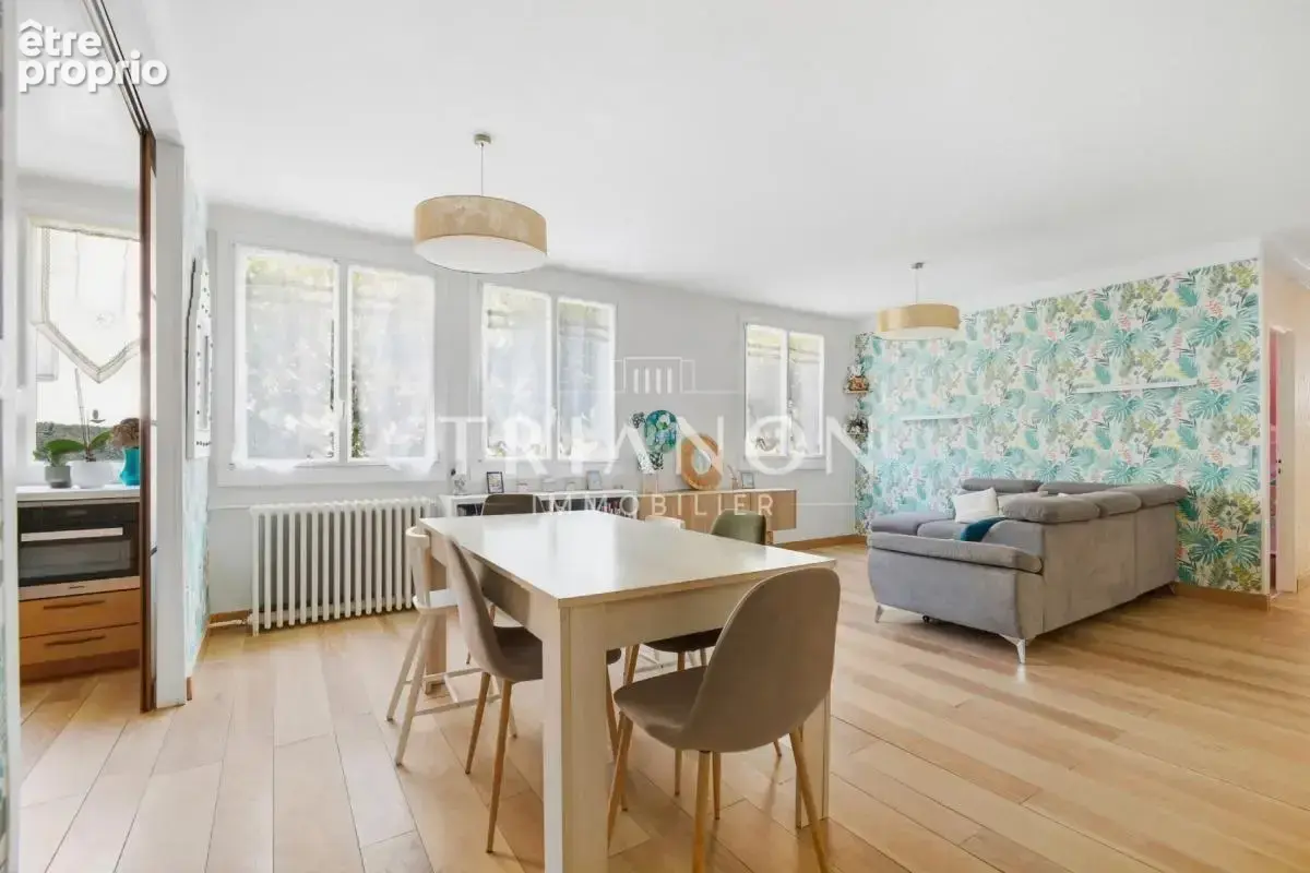 Un cadre privilégié pour ce bel appartement de 5 pièces et 81m² - photo 3