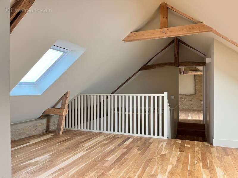 Ile aux moines, coeur de bourg, ancienne ecole transformee en habitation, 4 chambres, 748800€ fai - photo 9