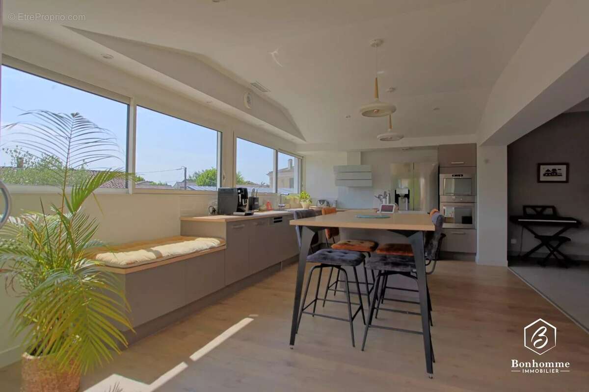 Maison à SAINT-MEDARD-D&#039;EYRANS