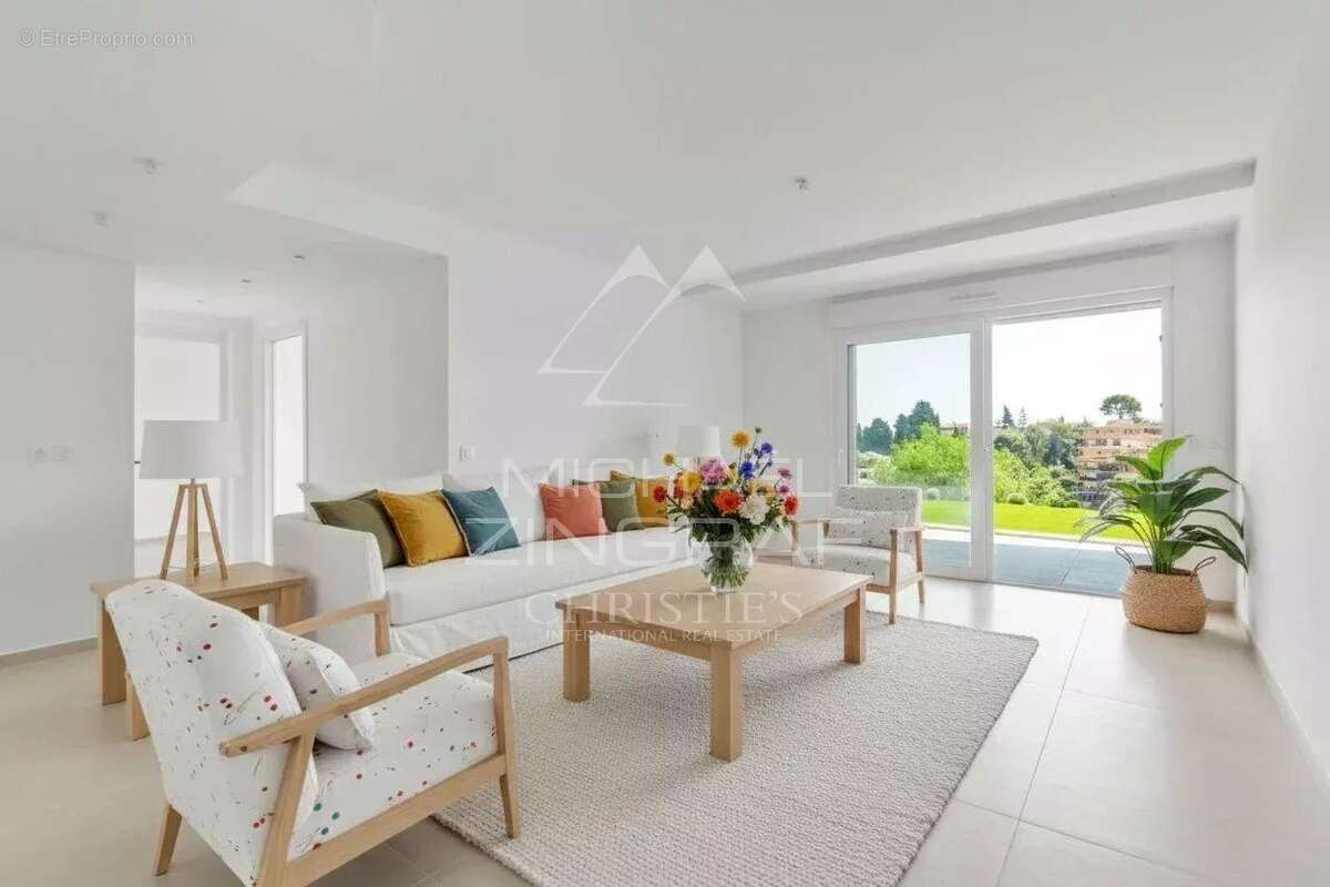 Appartement à ROQUEBRUNE-CAP-MARTIN