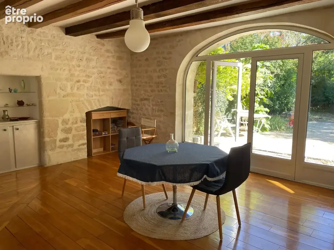 Propriété de charme  environ 200 m2 à Vouillé — Maison principale, T2 indépendant et dépendances en pierre - photo 2