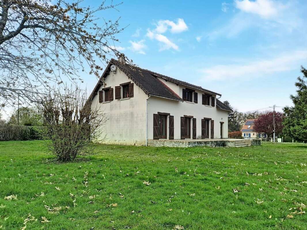 Maison à NOGENT-SUR-VERNISSON